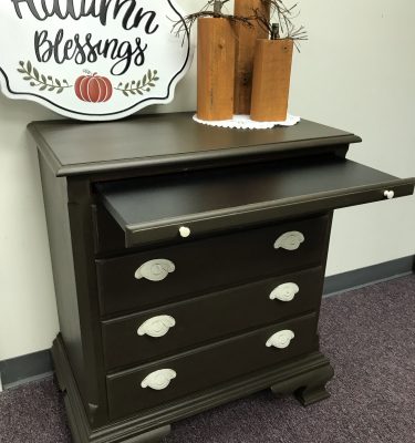 Brown 4-Drawer Thomasville Dresser with Pull-Out Shelf